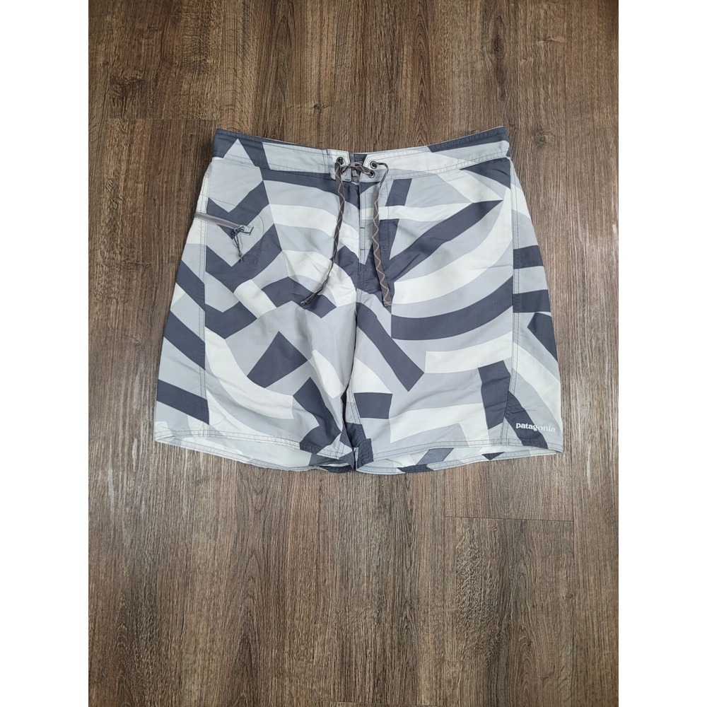 Patagonia Minimalist Wavefarer Mens Board Shorts 35 Gray Geometric Swim